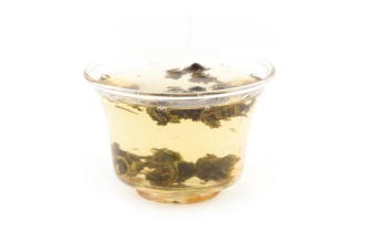Ароматизированный чай - Чуньцзи моли лунчжу (Весенняя жасминовая жемчужина дракона)