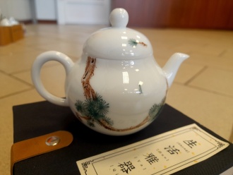Чайник фарфоровой ручной росписи "Горный кедр", 160 мл.. Цена: 15 470 ₽ руб.
