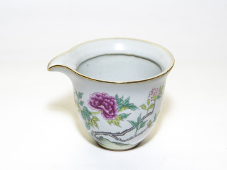 Hand-painted porcelain chahai "Flowers" from the Ruyao kiln, 240 ml. Цена: ₽2,560 руб.
