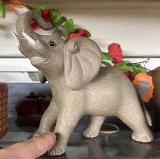 Уценённая глиняная чайная игрушка "Приветливый слоник". Цена: 10 370 ₽ руб.