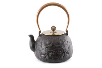 Чугунный чайник «Сварим чай в лесу». Цена: 9 630 ₽ руб.