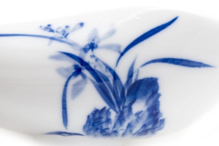 Чахэ фарфоровое "Цветы", ручная роспись|茶荷. Цена: 990 ₽ руб.