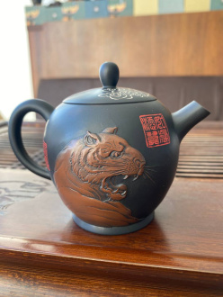 Глиняный чайник Цзяньшуй, Юньнань "Ревущий тигр" 220 мл. Цена: 32&nbsp;110 ₽ руб.