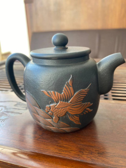 Чайник глиняный из Цзяньшуй, Юньнань "Рыбка на дне морском", 200 мл. Цена: 17&nbsp;000 ₽ руб.