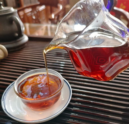 Прессованный шу пуэр - Шу пуэр "Баньчжан Лунчжу" завода "Кайшуньхао", 