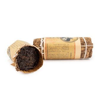 Чёрный чай (хэйча) - Хэйча 2014 года в бамбуковом листе 200 г, 