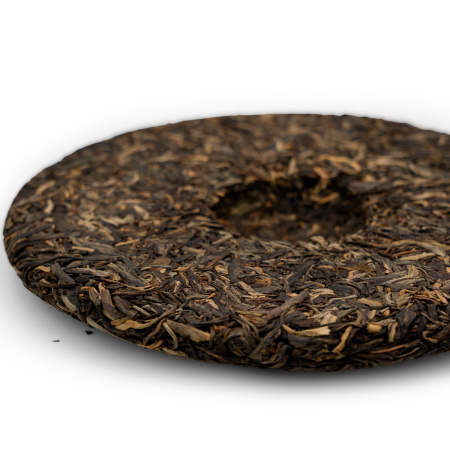 Pressed Raw Pu-erh Tea - Шэн пуэр 2018 г. "Лаобаньчжан" завода "Кайшуньхао" 400 г, 