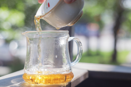 Прессованный шэн пуэр - Шэн пуэр 2002 г. "Международная выставка чая Пуэр" завода "Тай Лянь", 400 г, 