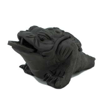 Чайная игрушка «Трёхлапая жаба богатства глиняная». Цена: 1 220 ₽ руб.