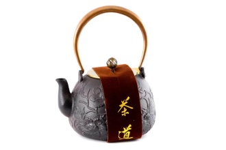 Чугунный чайник «Сварим чай в лесу». Цена: 9 630 ₽ руб.