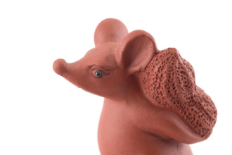 Игрушка «Мышка с орешком» | 茶宠 Игрушка «Мышка с орешком». Цена: 2 060 ₽ руб.