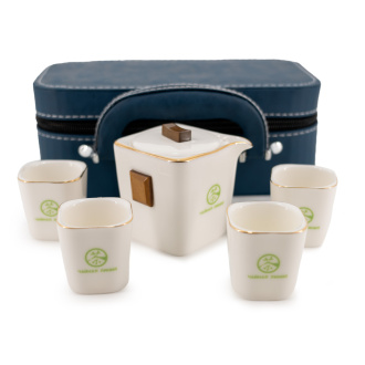 Походный сервиз с кейсом на 4 персоны "Чайная Линия" Походный сервиз с кейсом на 4 персоны "Чайная Линия". Цена: 6 450 ₽ руб.